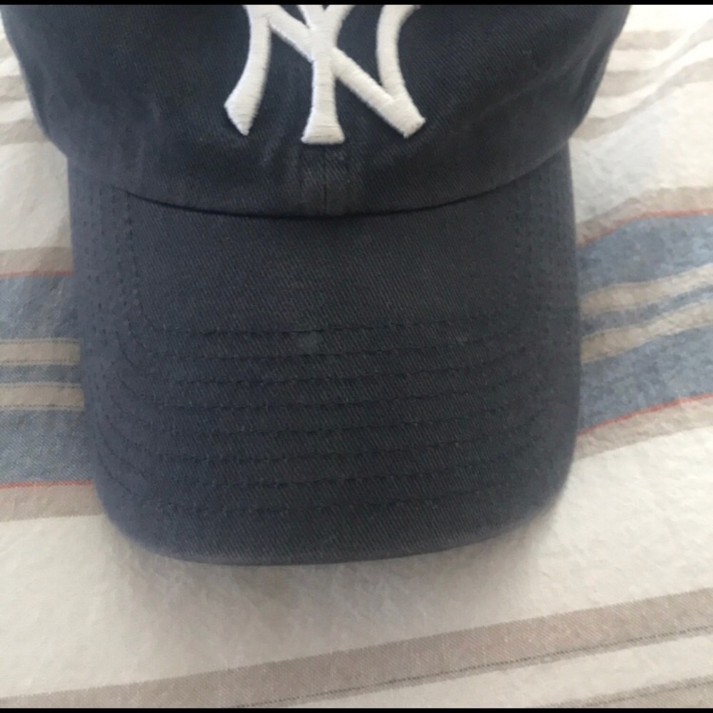 Yankees hat size medium - Picture 2 of 4